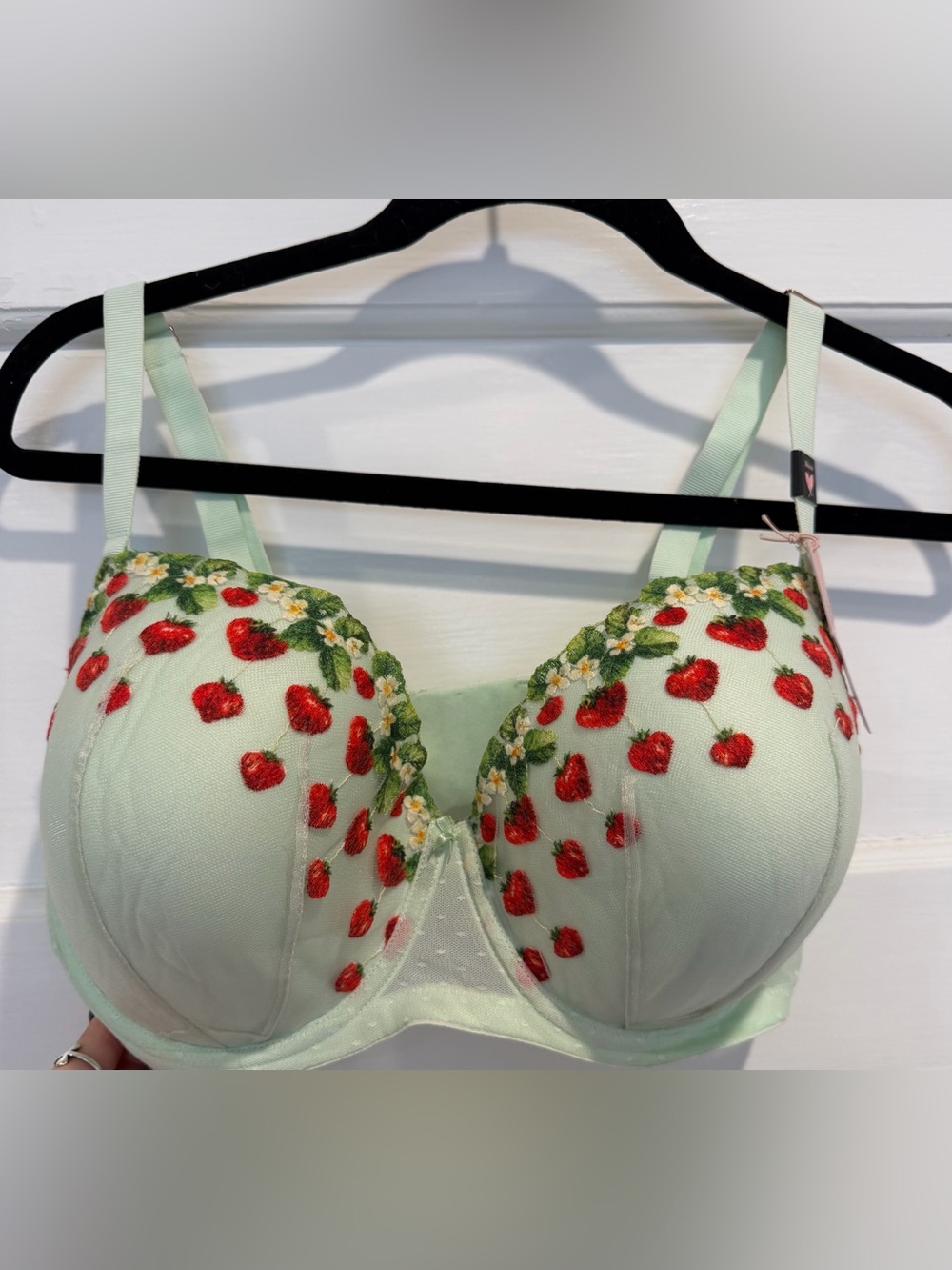 Victoria's Secret Strawberry Dream Angels Full Cup Bra